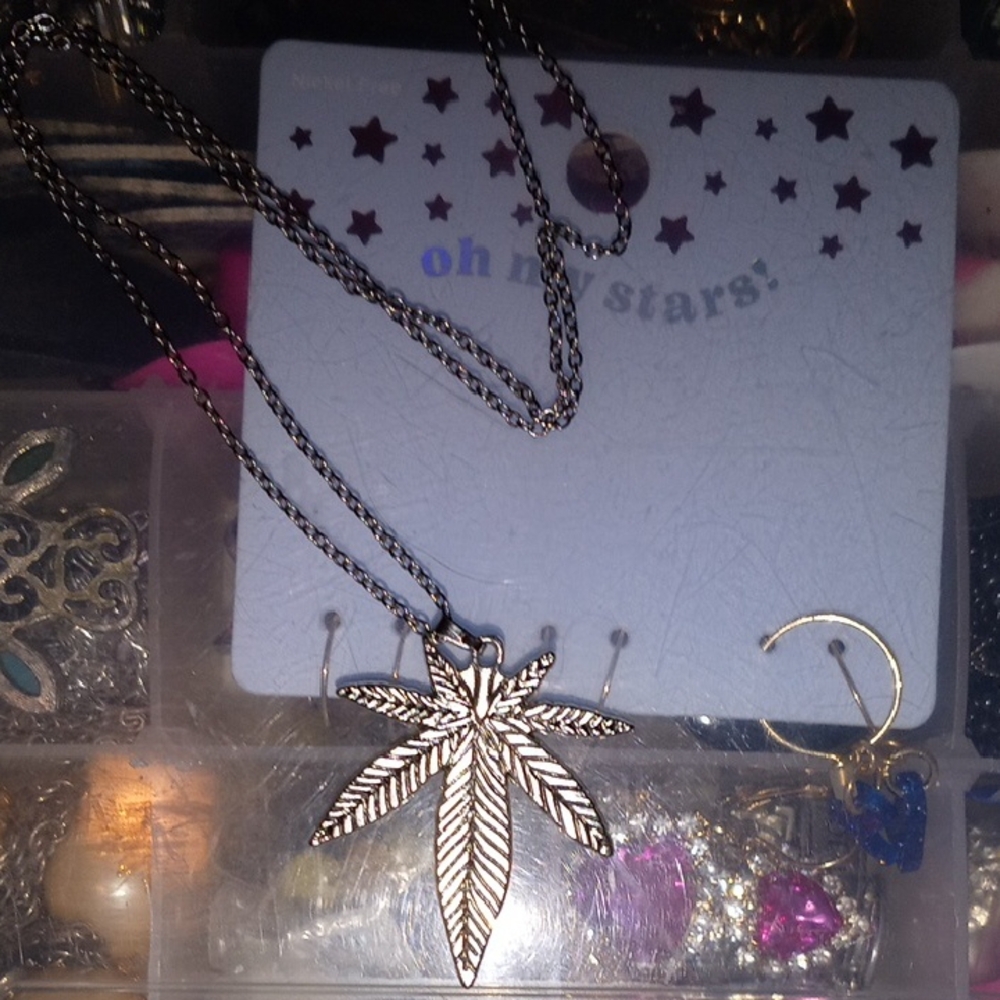 Silver Leaf Pendant Necklace